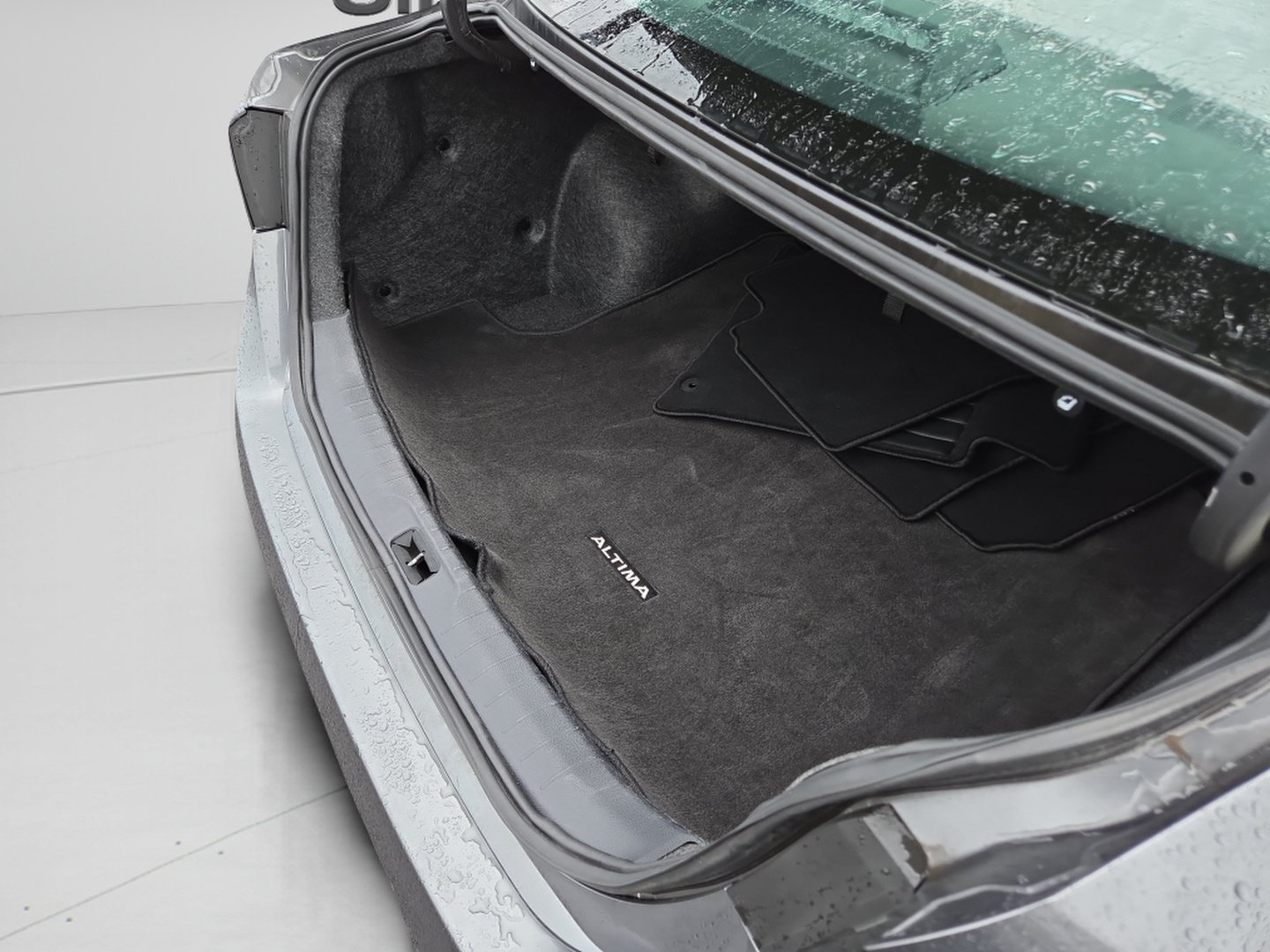 Used 2025 Nissan Altima 2.5 SV FWD image 9