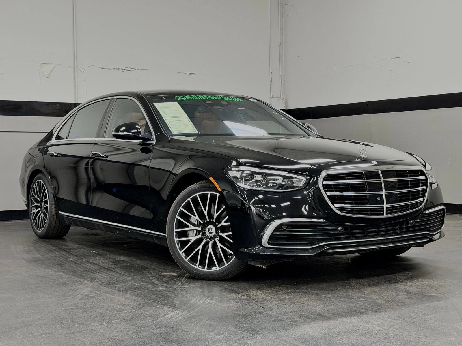 Used 2024 Mercedes-Benz S 580 4MATIC Sedan image 2