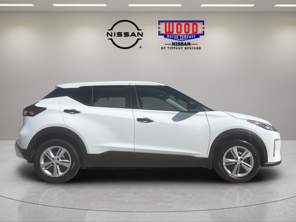 Certified 2025 Nissan Kicks Play S FWD image 2