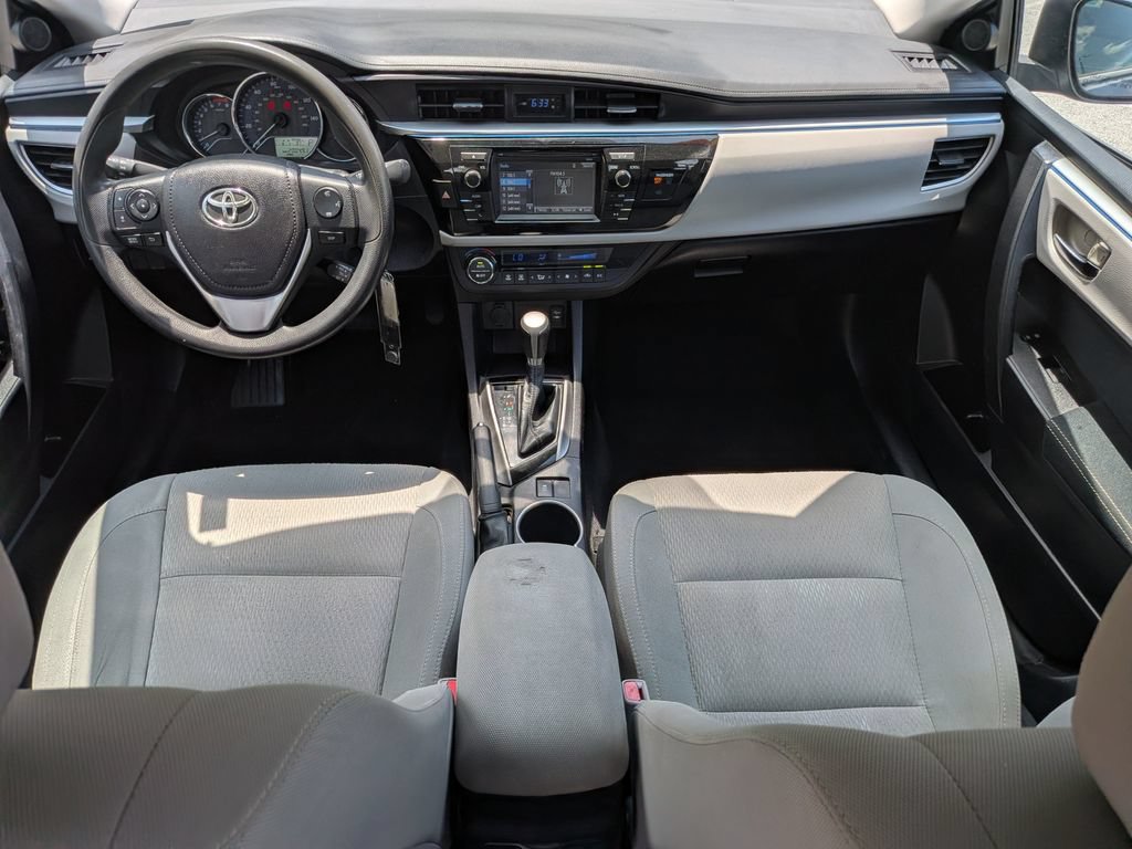 Used 2015 Toyota Corolla LE FWD image 27