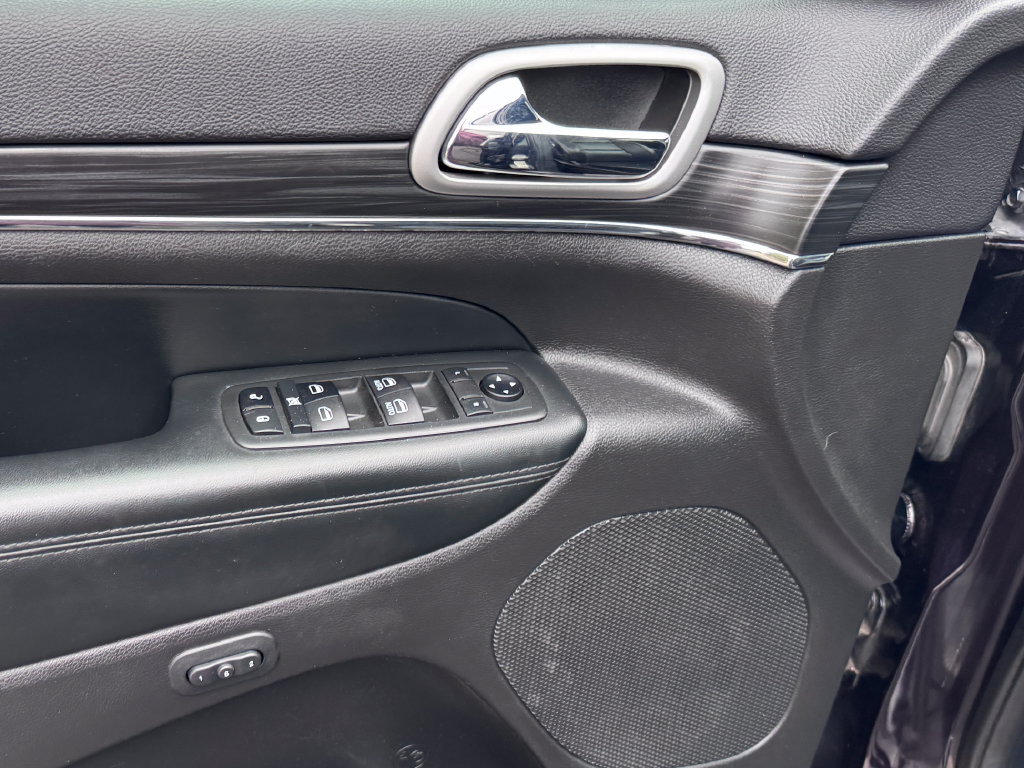 Used 2019 Jeep Grand Cherokee Limited w/ Luxury Group II AWD/4WD image 19