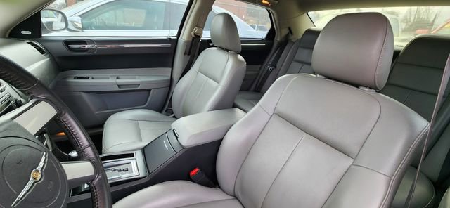 Used 2006 Chrysler 300 Touring w/ Sound Group image 7