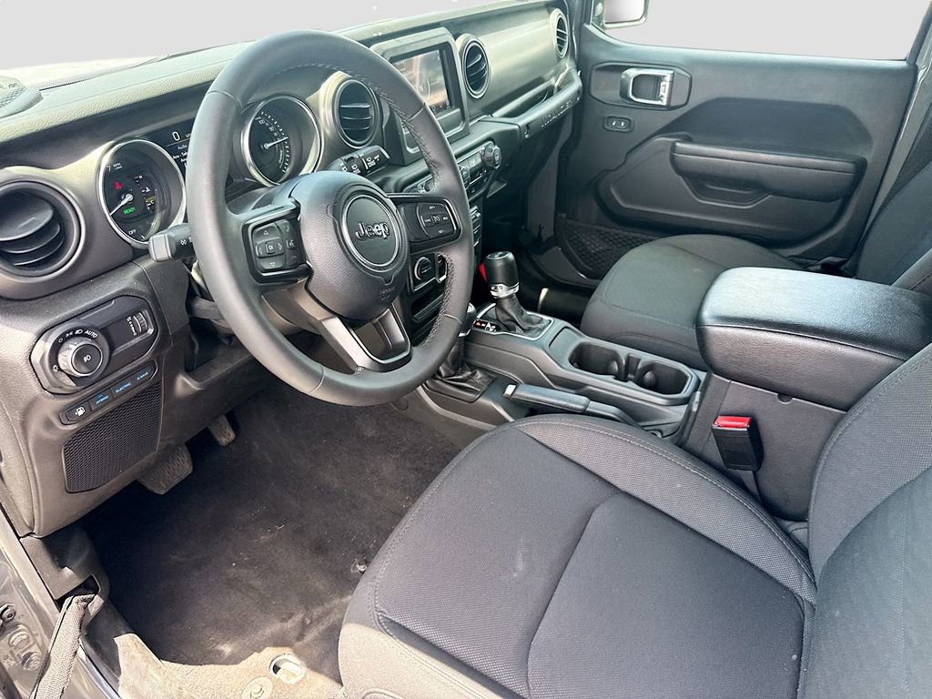 Used 2023 Jeep Wrangler Unlimited AWD/4WD image 25