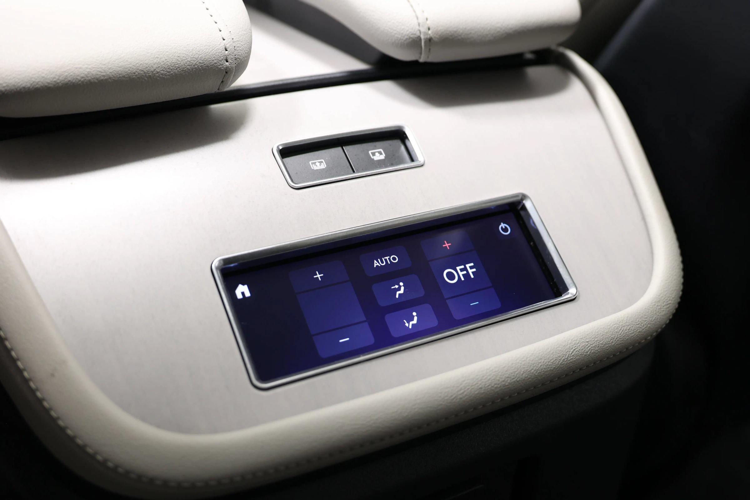 Used 2025 Lincoln Navigator Reserve AWD/4WD image 70