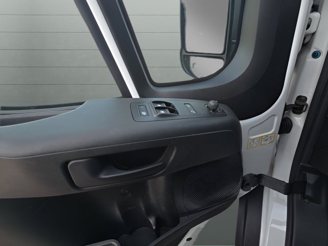 Used 2025 RAM ProMaster 2500 w/ Convenience Group FWD image 10
