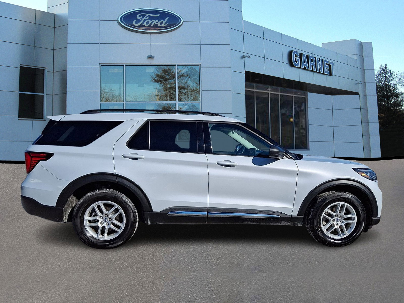 Certified 2025 Ford Explorer Active AWD/4WD image 10