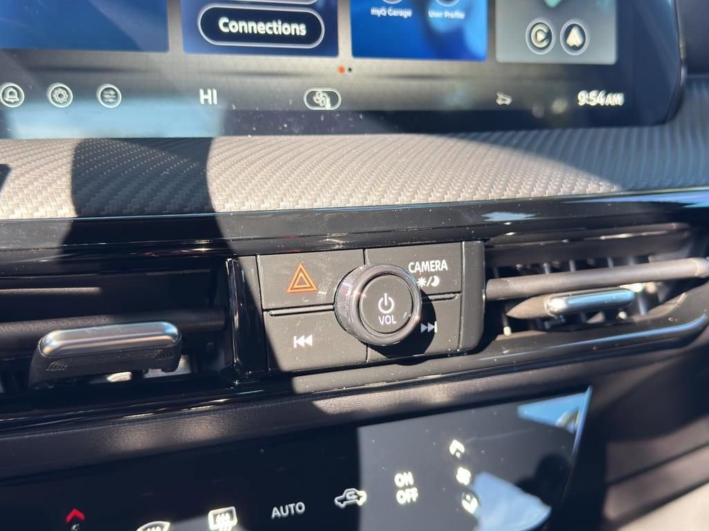 New 2026 Nissan Kicks SR image 26