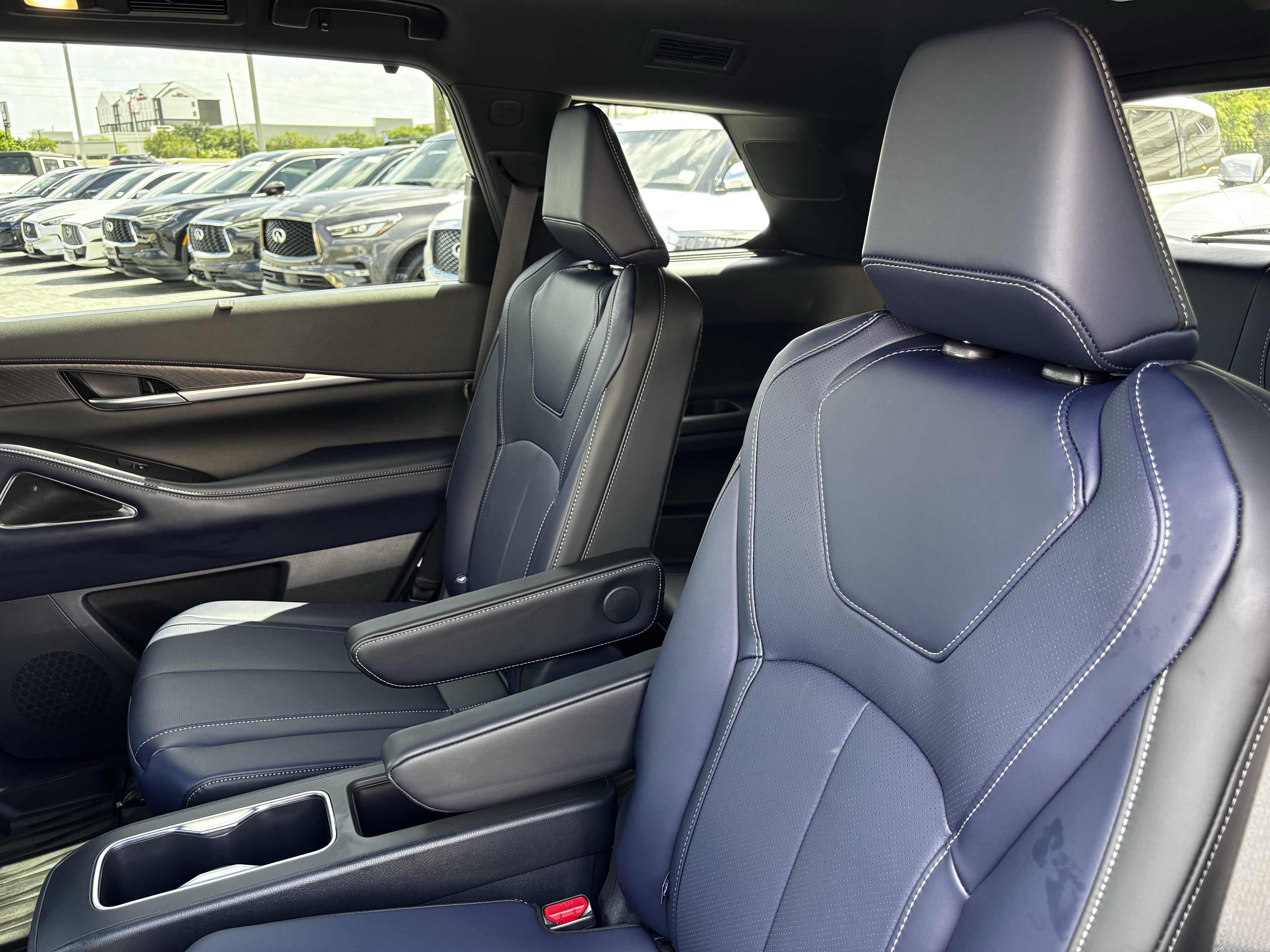 Certified 2026 INFINITI QX60 Sport w/ Dark Cargo Package AWD/4WD image 23