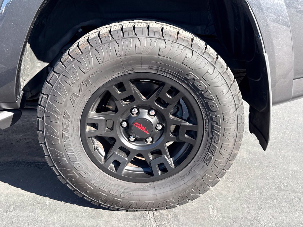 Certified 2019 Toyota 4Runner TRD Off-Road Premium AWD/4WD image 16