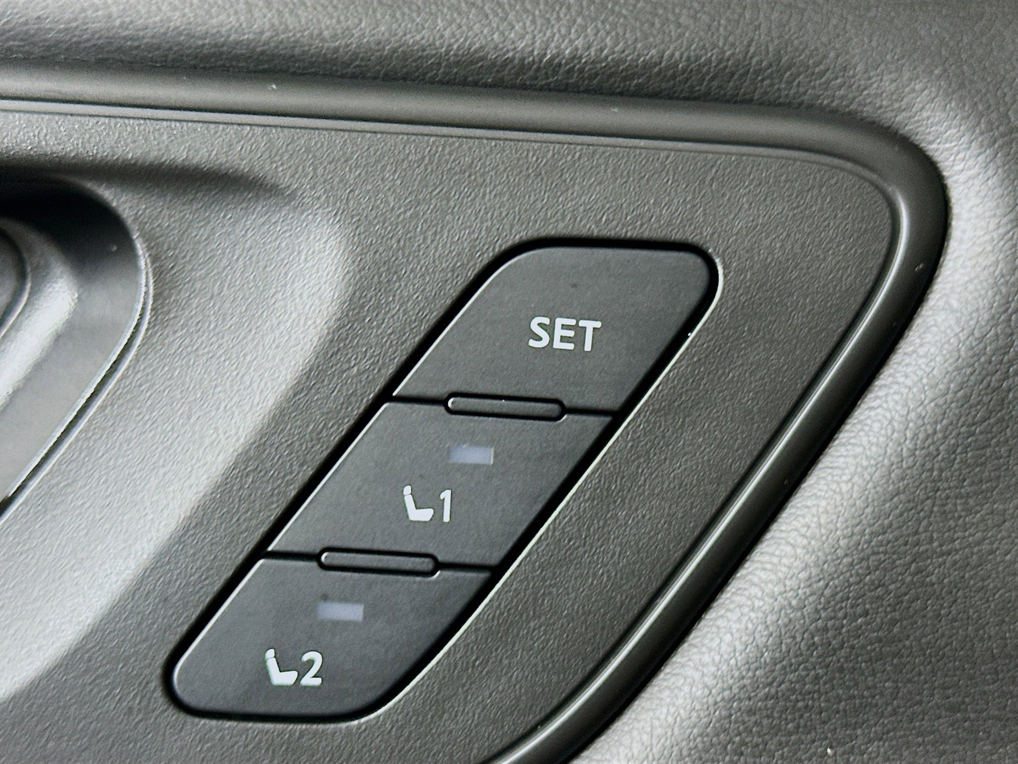 Used 2023 Nissan Rogue SL w/ SL Premium Package image 25