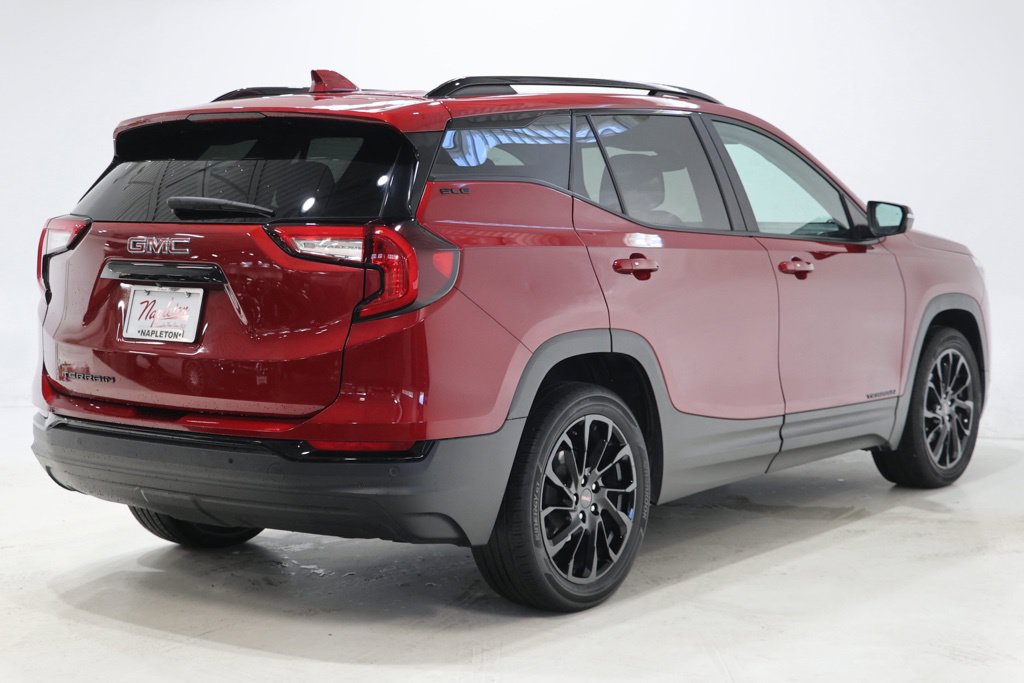 Used 2023 GMC Terrain SLE w/ Driver Convenience Package FWD image 7