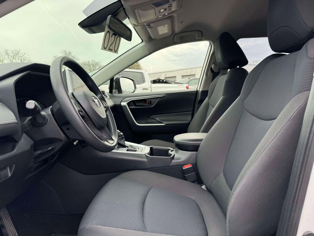 Used 2023 Toyota RAV4 LE image 13