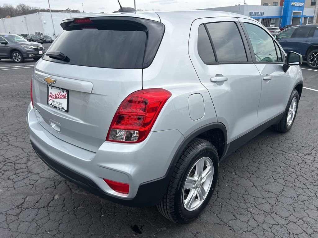 Used 2022 Chevrolet Trax LS w/ Tint and Cruise Package image 5
