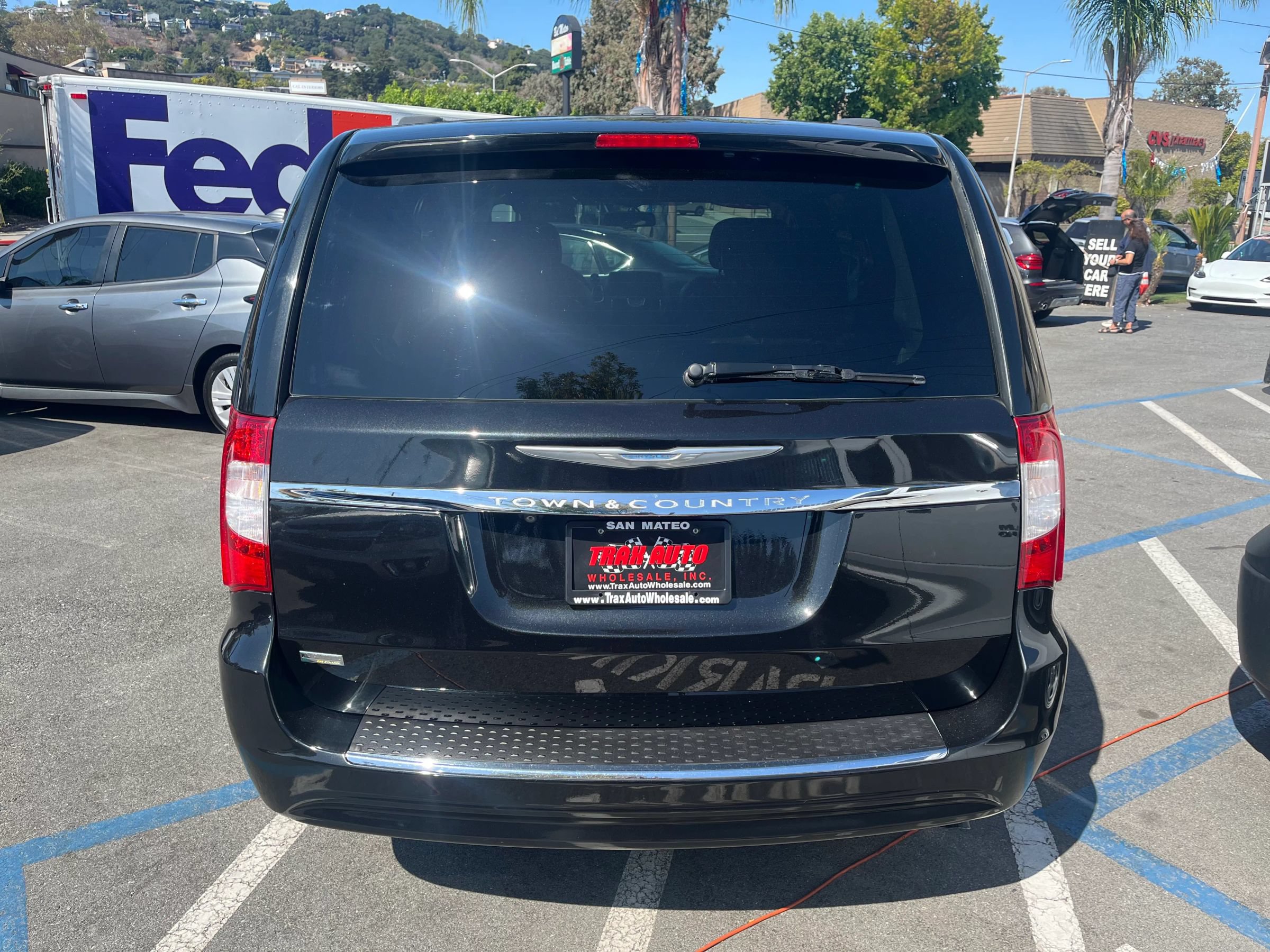 Used 2015 Chrysler Town & Country Touring FWD image 6
