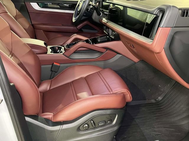 Certified 2025 Porsche Cayenne E-Hybrid image 24