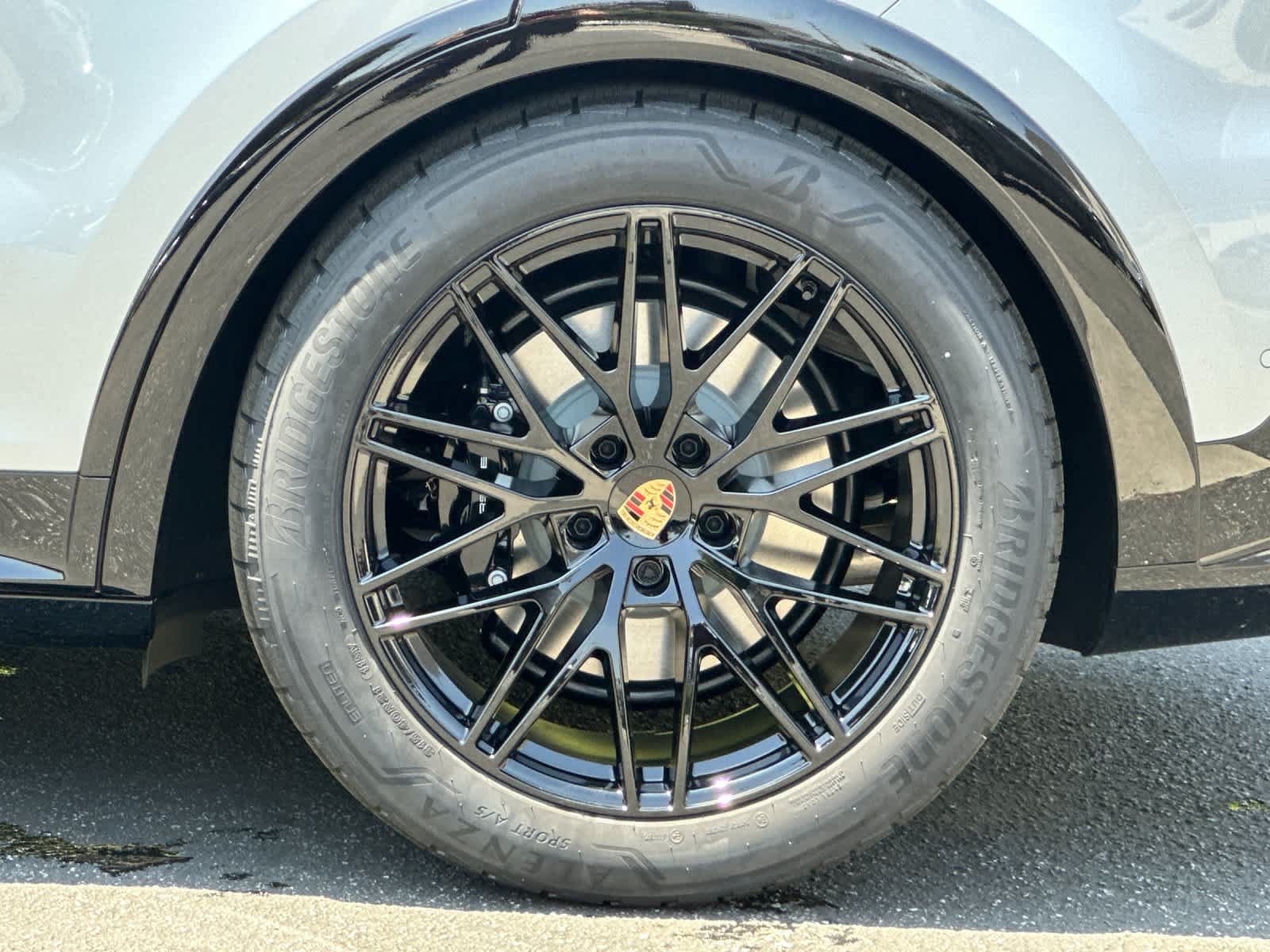 New 2026 Porsche Cayenne GTS AWD/4WD image 32