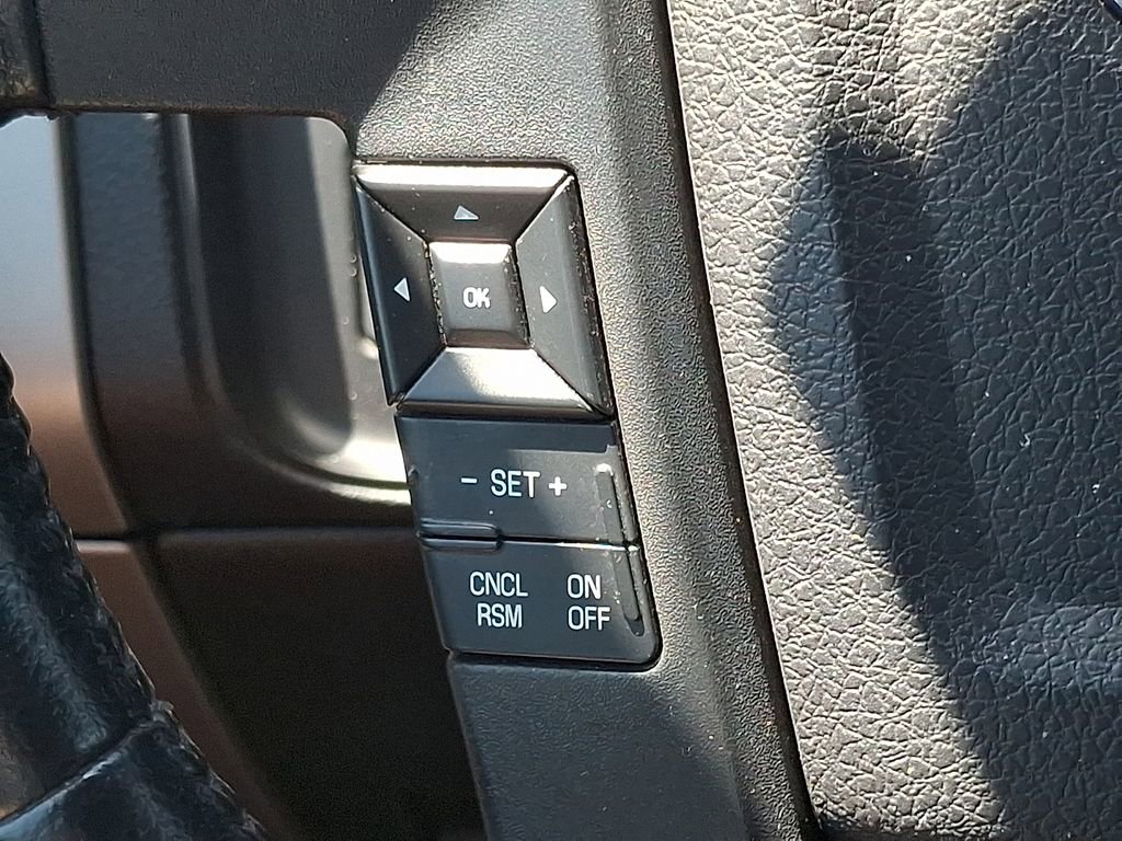 Used 2017 Ford Expedition XLT w/ Equipment Group 201A AWD/4WD image 21