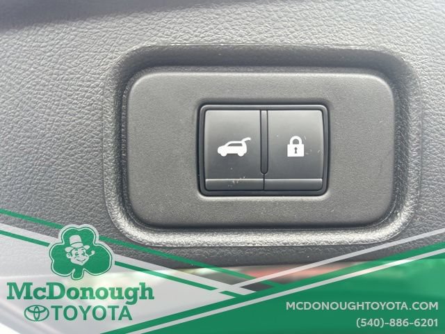 Used 2025 Nissan Pathfinder SL AWD/4WD image 8