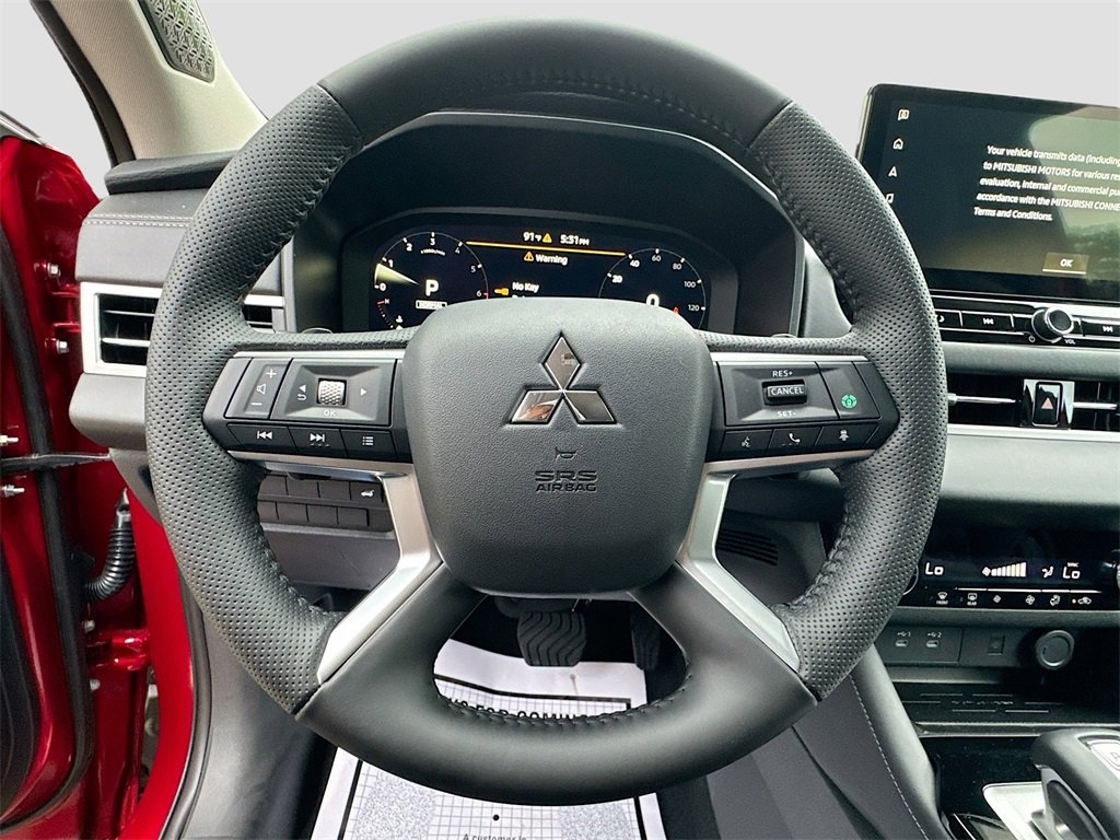 New 2025 Mitsubishi Outlander SE image 11