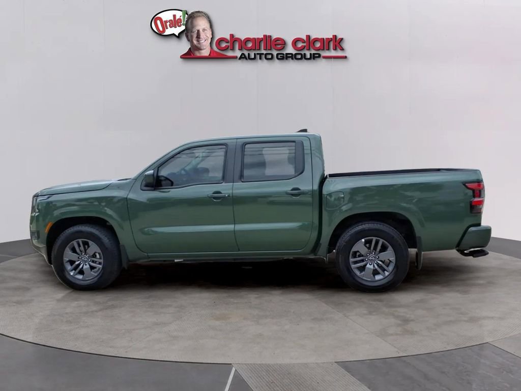 Used 2025 Nissan Frontier SV image 2