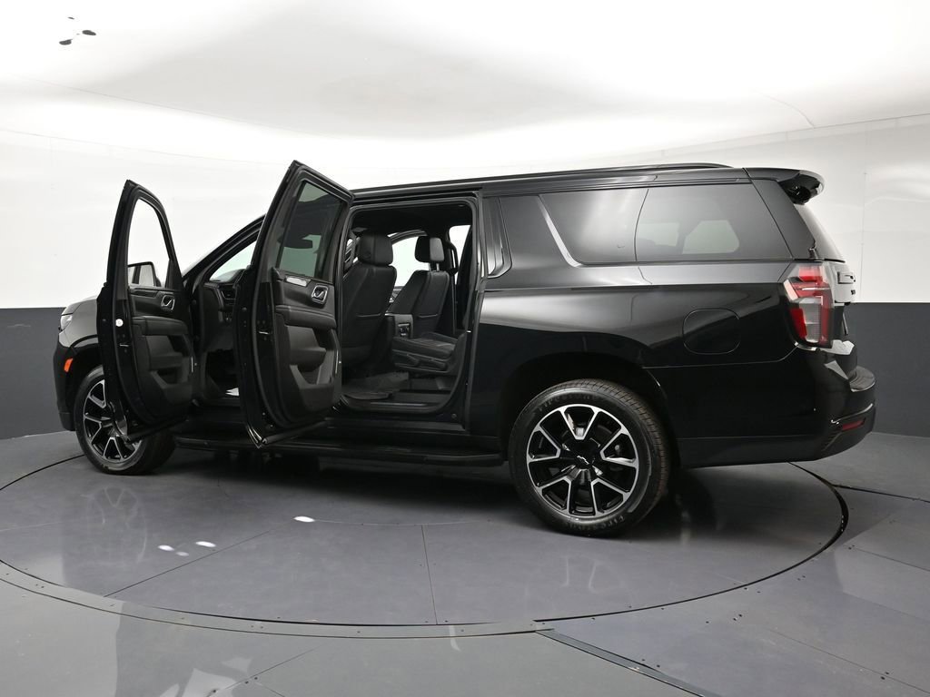 Used 2023 Chevrolet Suburban RST w/ Luxury Package AWD/4WD image 36