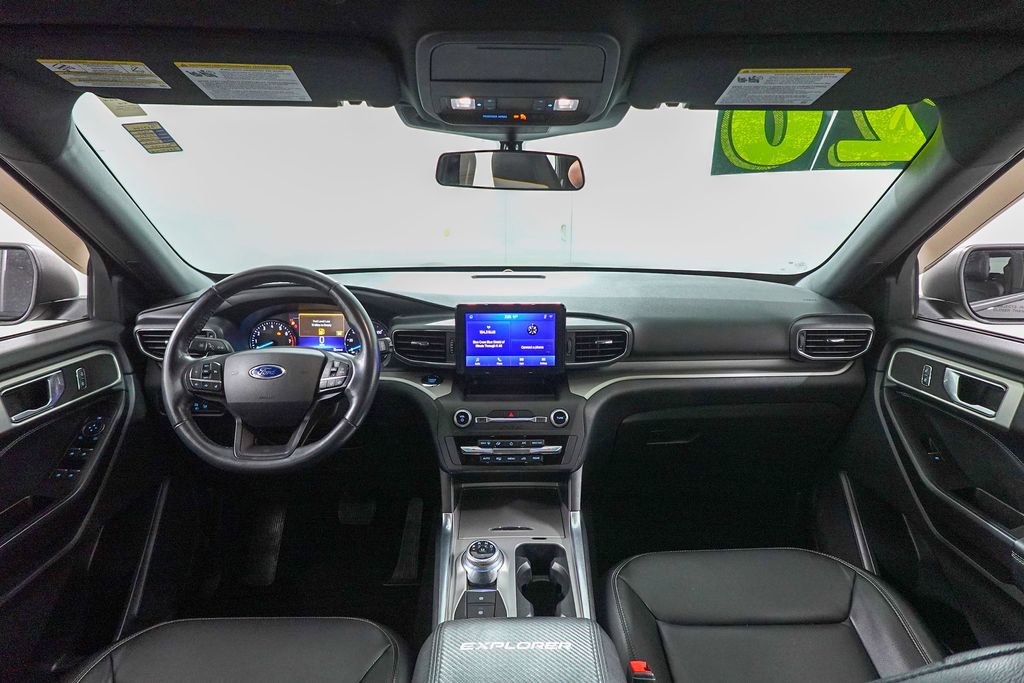 Certified 2020 Ford Explorer XLT w/ Equipment Group 202A image 7