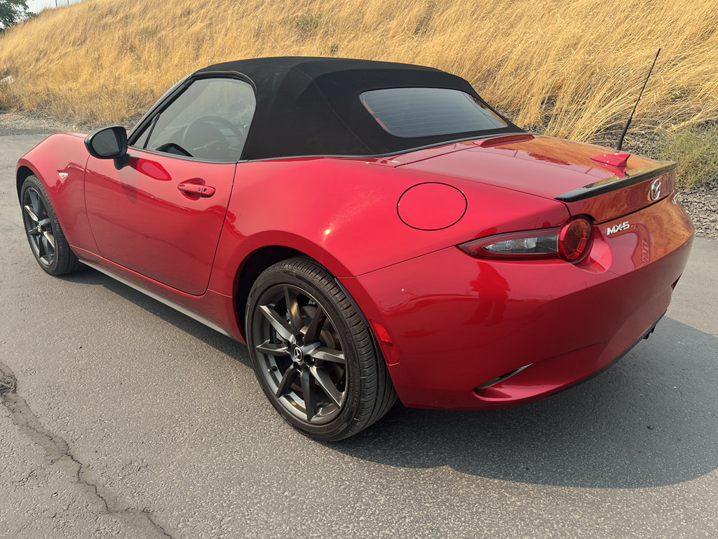 Used 2016 MAZDA MX-5 Miata Club RWD image 6