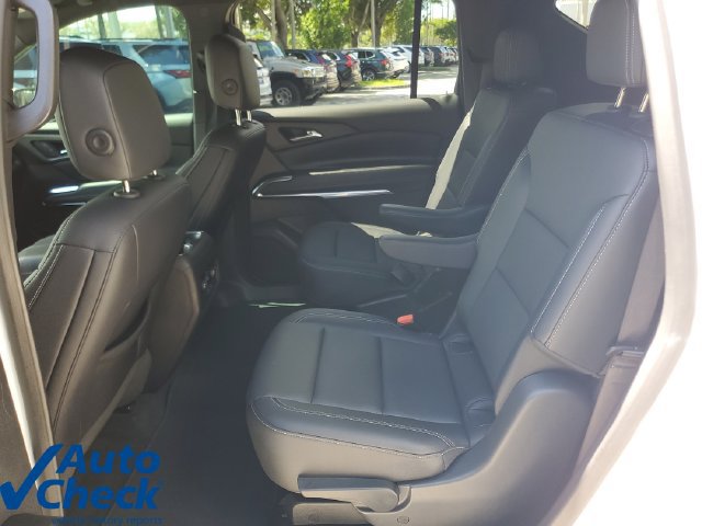 Used 2025 Chevrolet Traverse LT FWD image 13