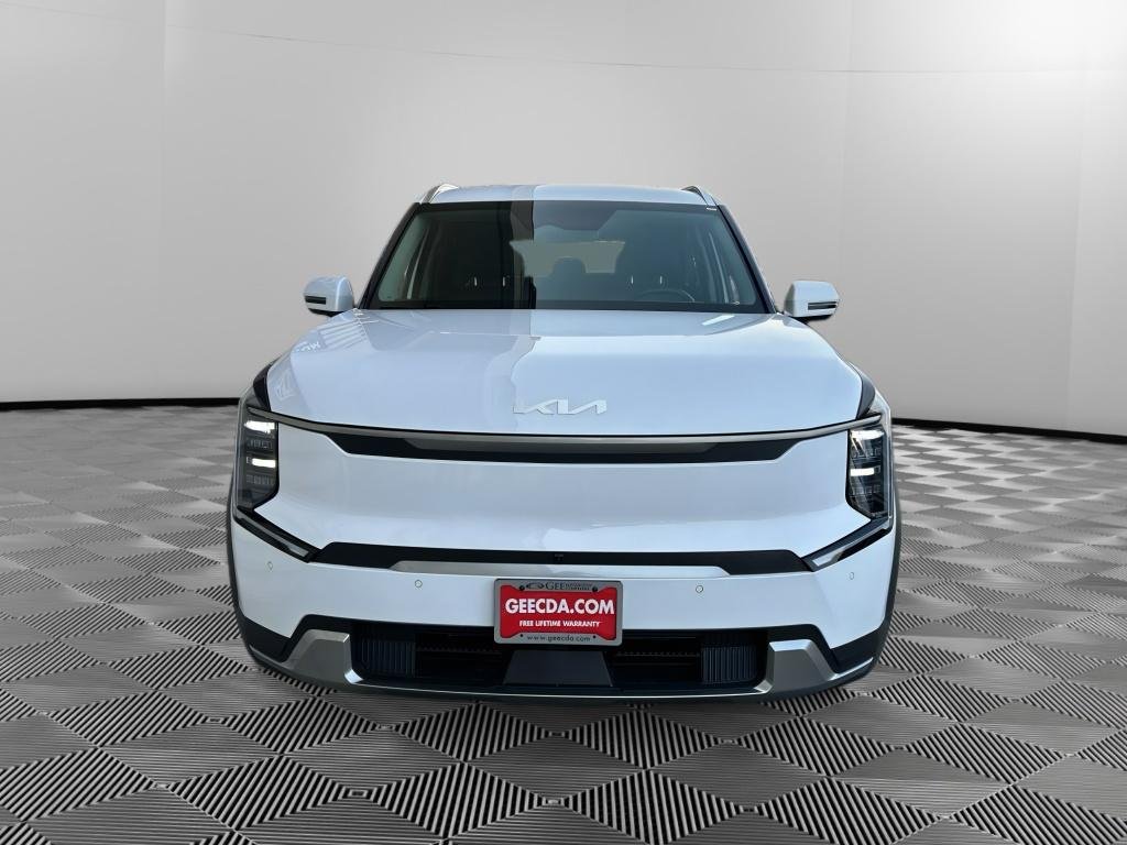 Certified 2026 Kia EV9 Wind AWD/4WD image 3