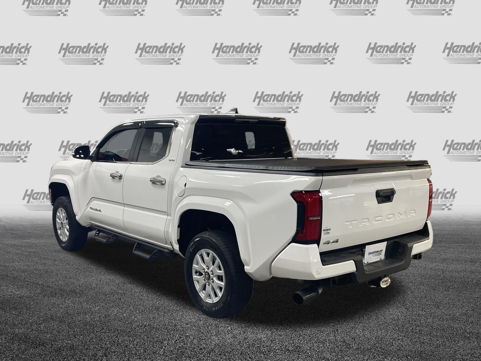 Certified 2024 Toyota Tacoma SR5 AWD/4WD image 8