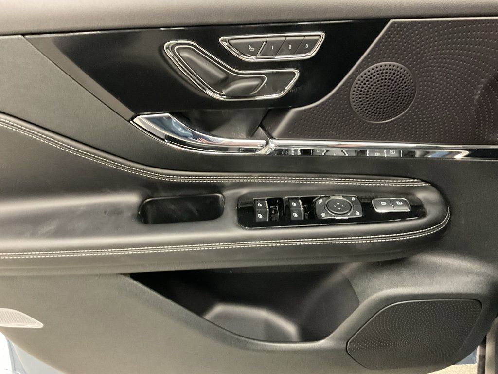 New 2026 Lincoln Corsair Premiere image 11