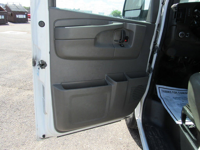 Used 2015 Chevrolet Express 2500 RWD image 27