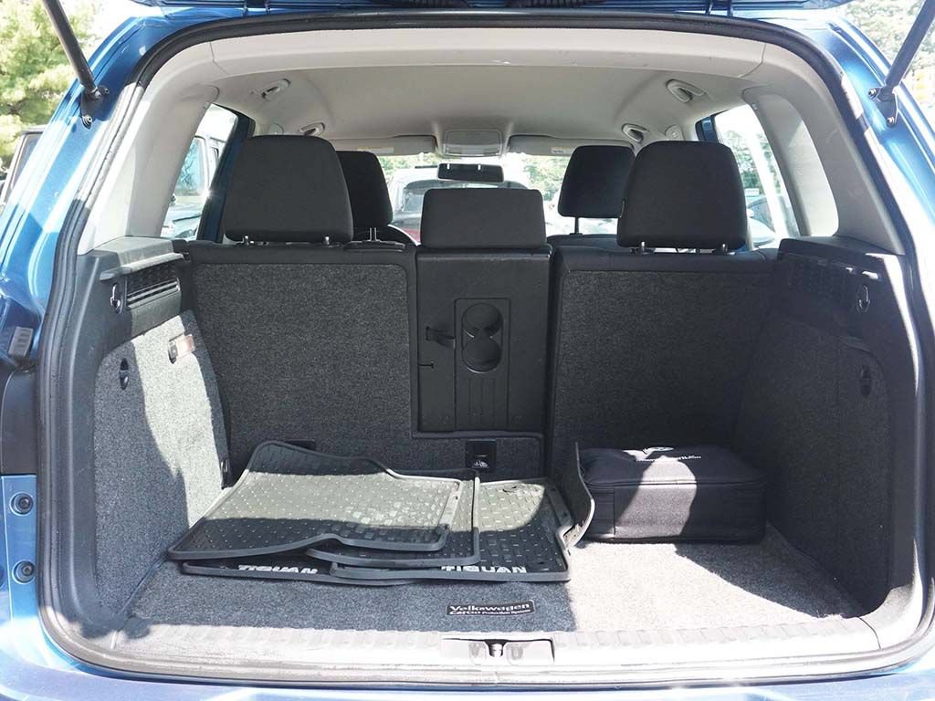 Used 2018 Volkswagen Tiguan Limited w/ Premium Package AWD/4WD image 15