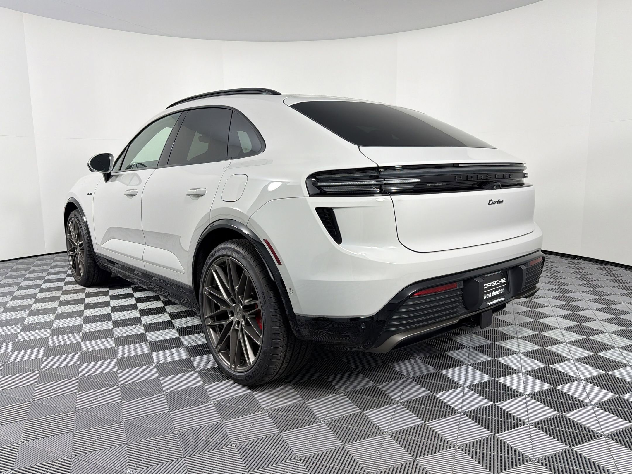 New 2026 Porsche Macan Turbo Electric AWD/4WD image 3
