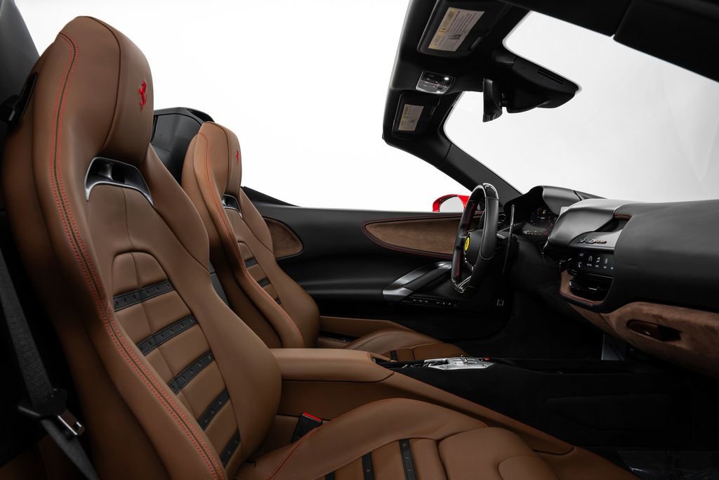 Used 2023 Ferrari SF90 Spider Base image 44