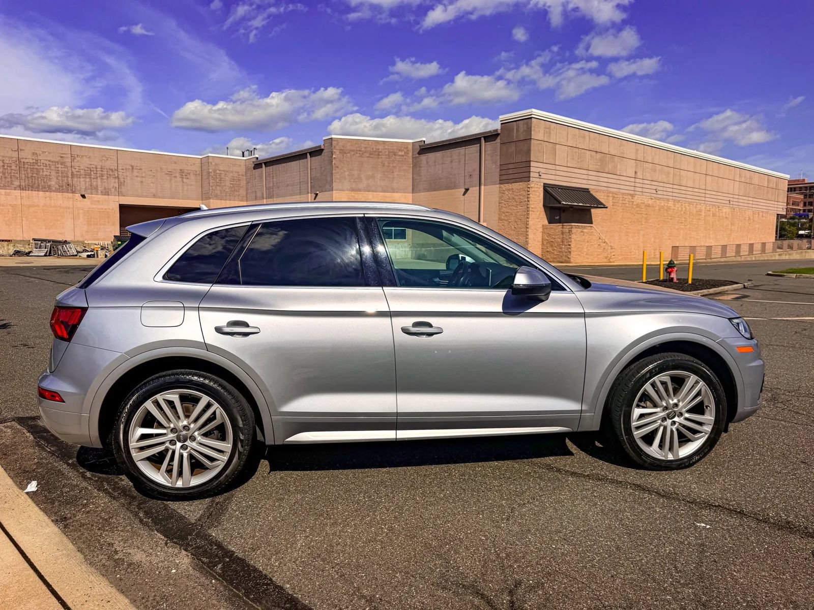 Used 2019 Audi Q5 2.0T Premium Plus w/ Premium Plus Package AWD/4WD image 7