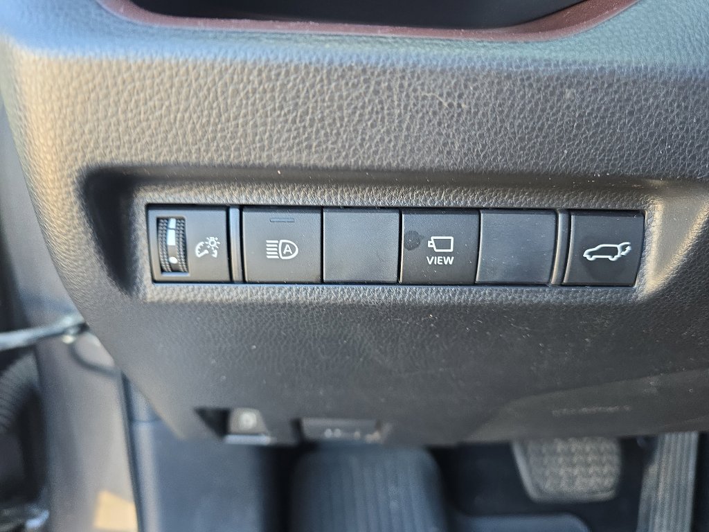 Used 2019 Toyota RAV4 Limited image 19