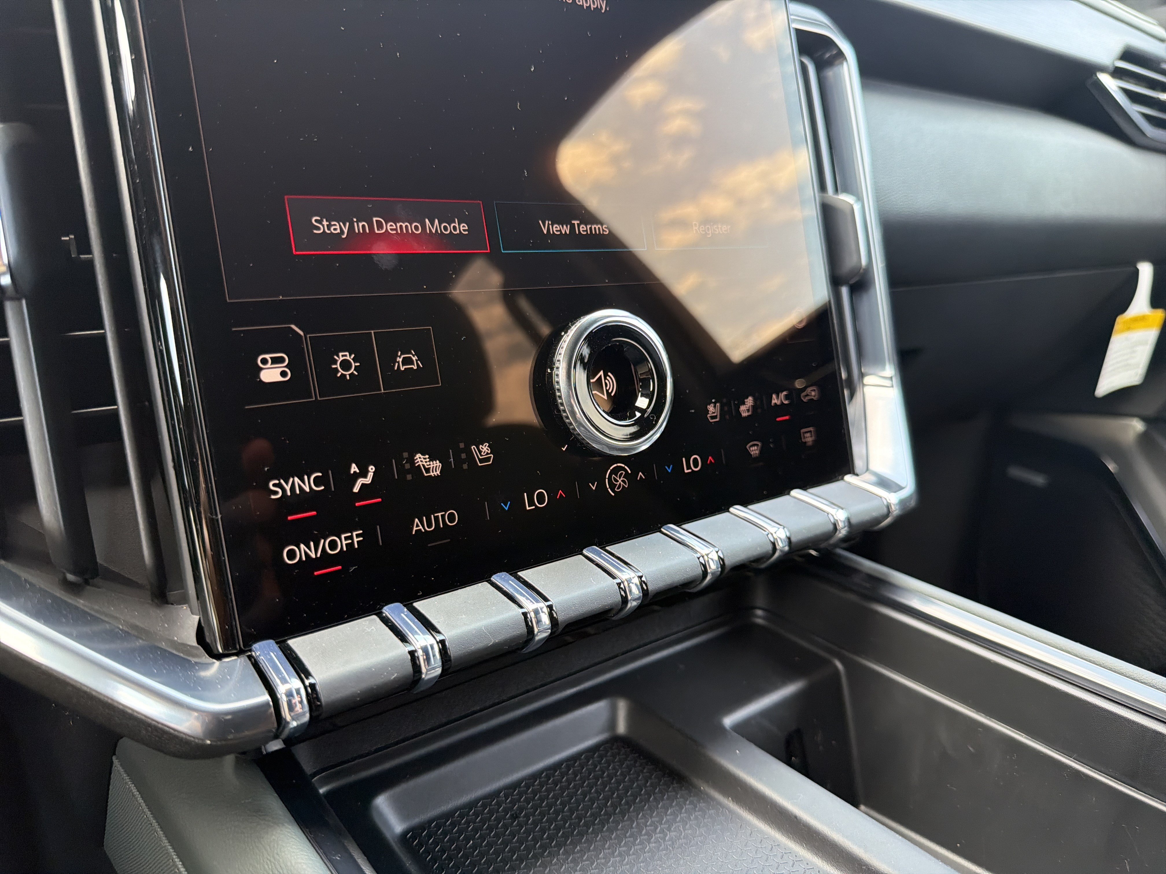 New 2026 GMC Acadia AT4 w/ Luxury Package AWD/4WD image 27