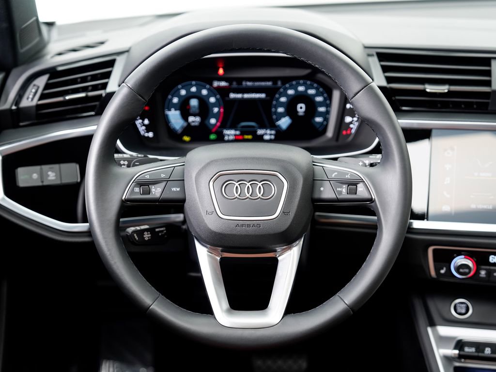 Certified 2025 Audi Q3 2.0T Premium Plus w/ Premium Plus Package image 11