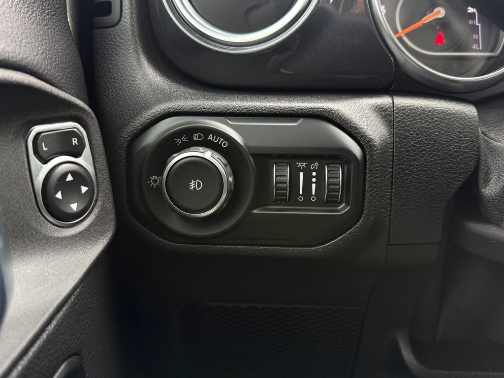 Used 2021 Jeep Wrangler Unlimited Sahara image 20