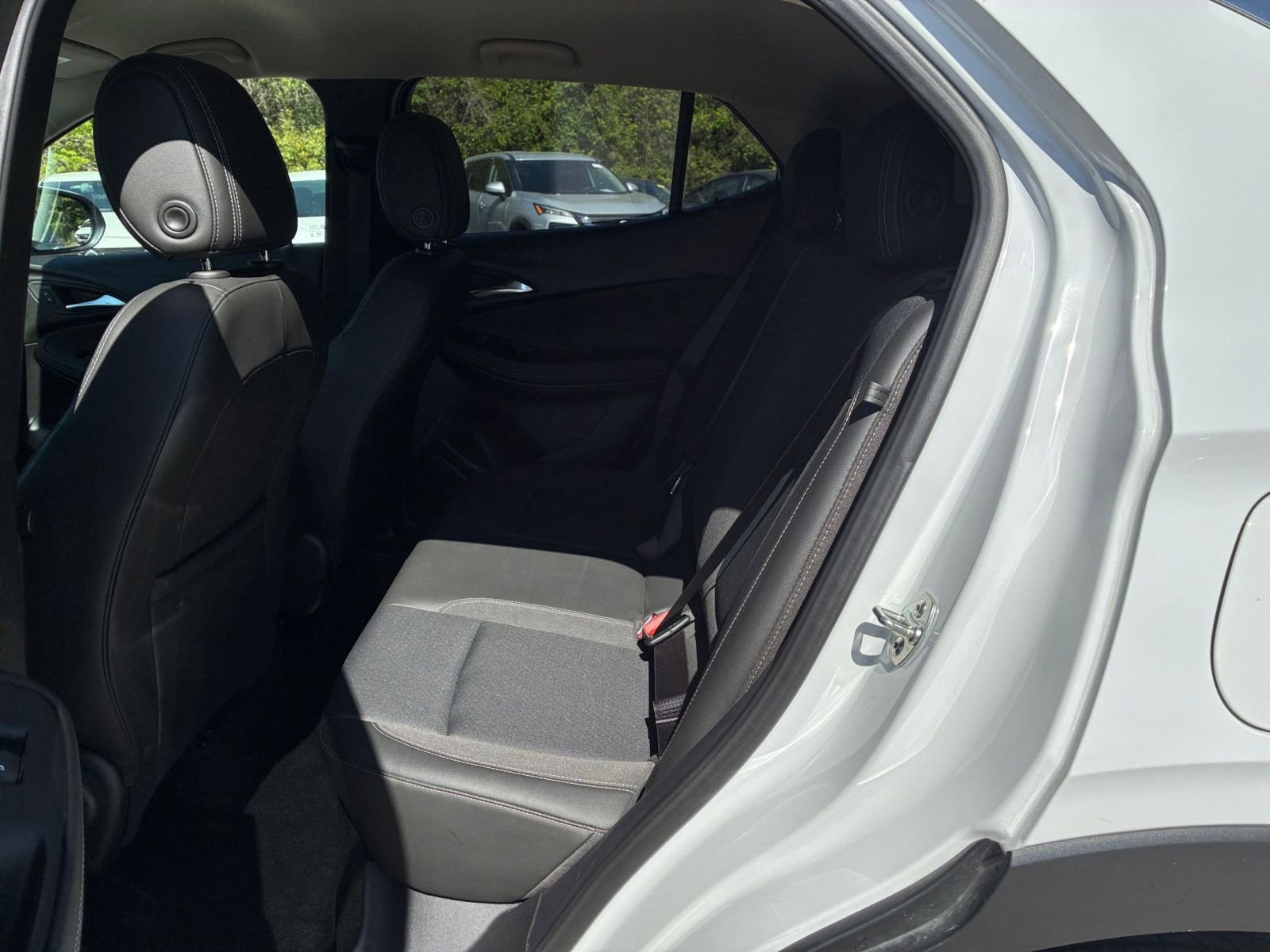 Used 2025 Buick Encore GX Preferred image 23