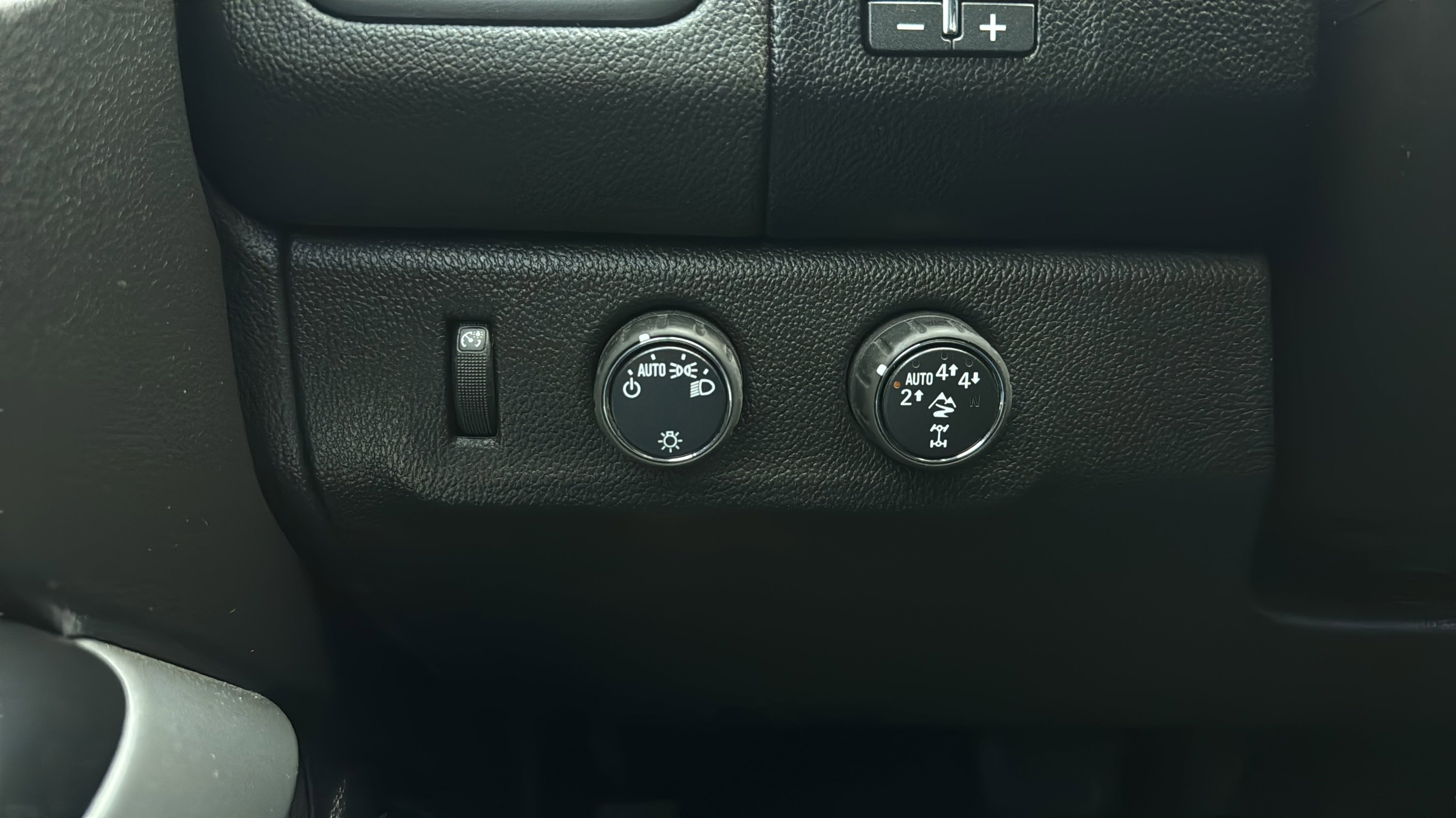 Used 2018 Chevrolet Colorado ZR2 AWD/4WD image 22