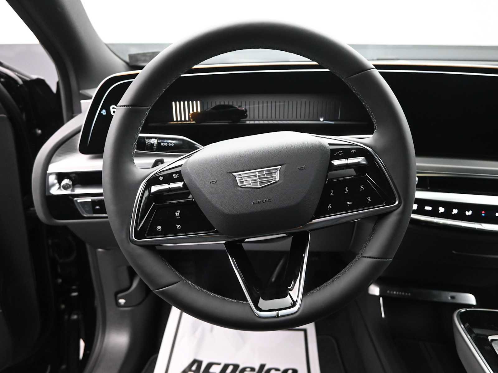 New 2025 Cadillac Lyriq Luxury image 11