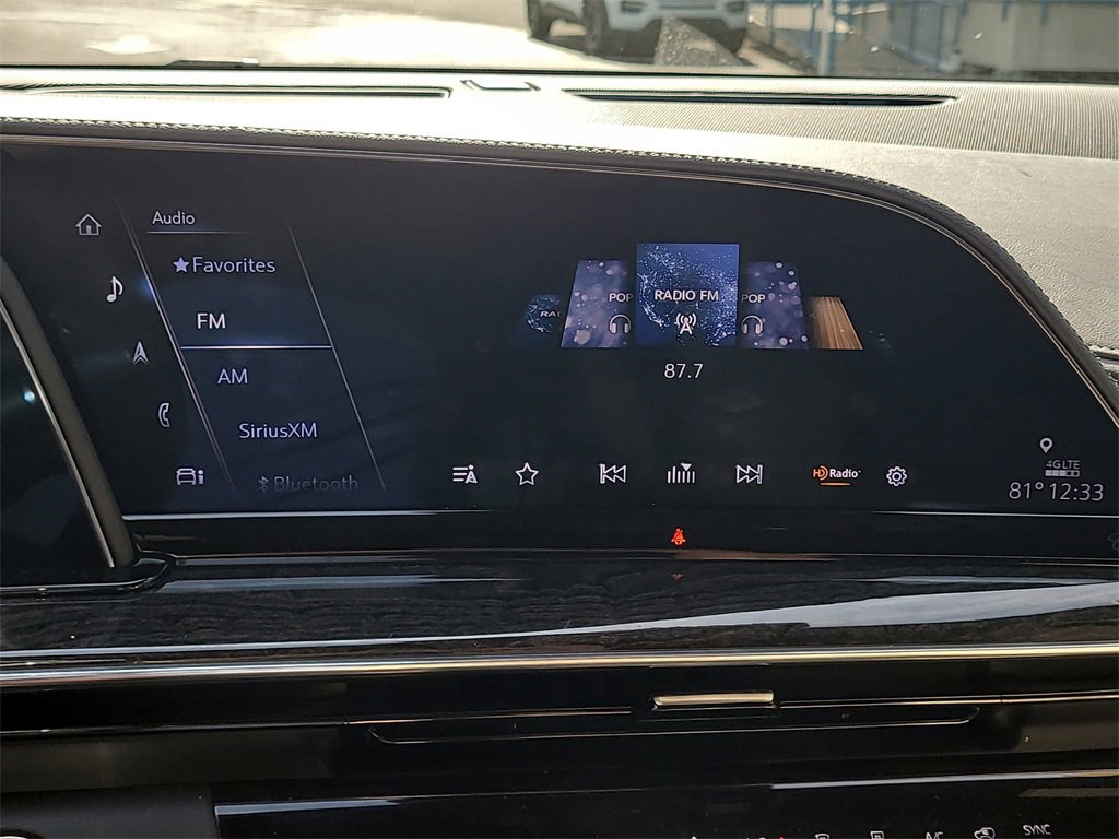 Used 2022 Cadillac Escalade ESV Premium Luxury image 23