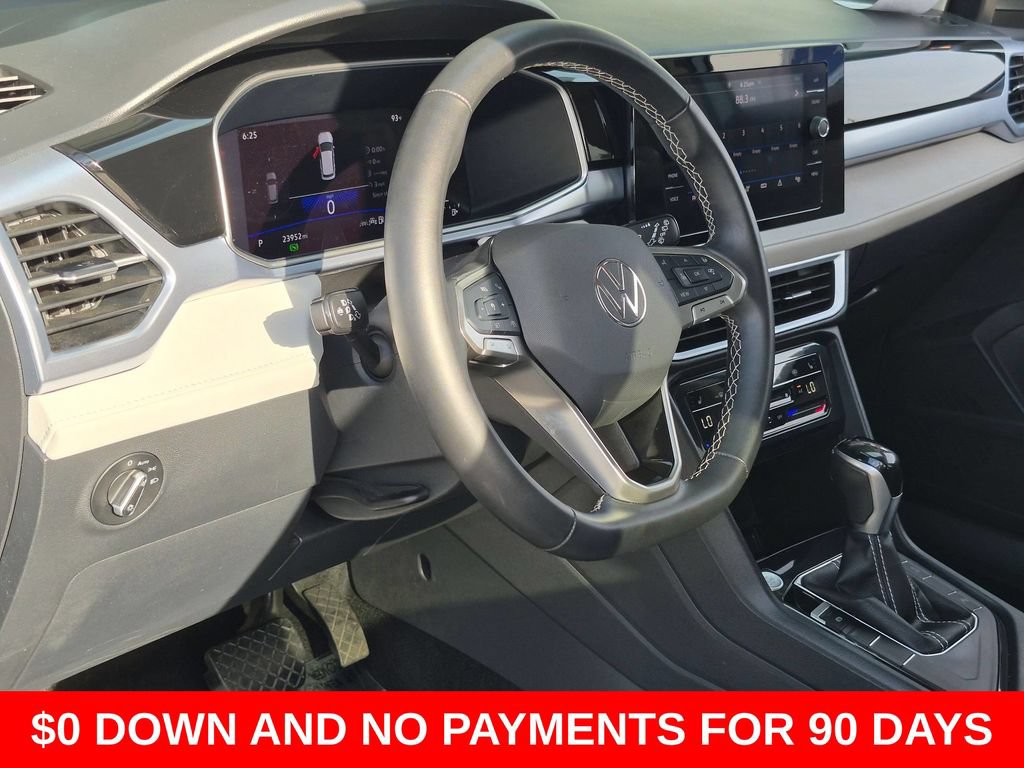 Used 2025 Volkswagen Taos SE FWD image 14