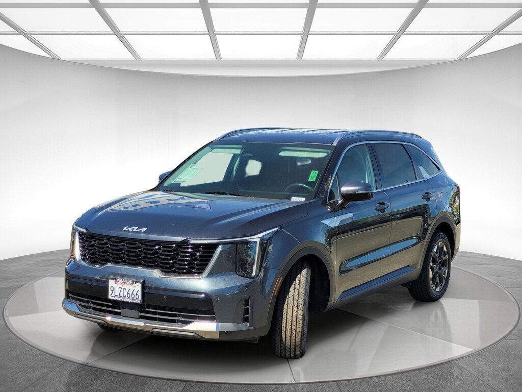 Used 2024 Kia Sorento S image 7