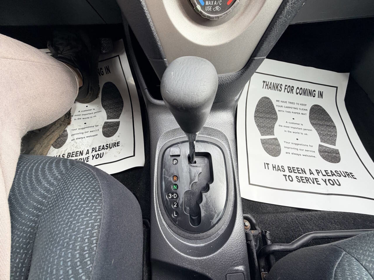 Used 2009 Toyota Yaris Sedan image 50