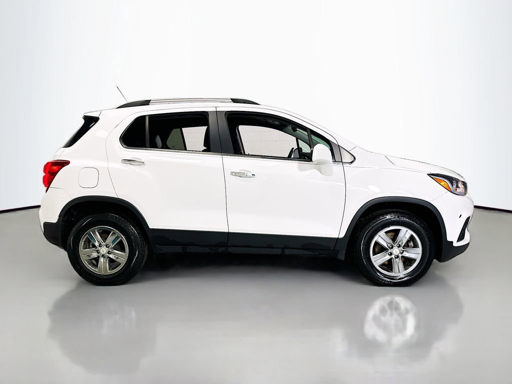 Used 2018 Chevrolet Trax LT w/ LT Convenience Package image 9
