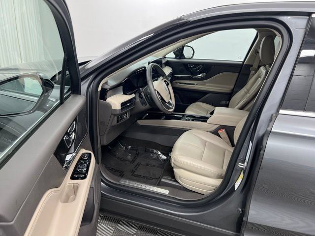 Certified 2023 Lincoln Corsair AWD w/ Equipment Group 101A image 12