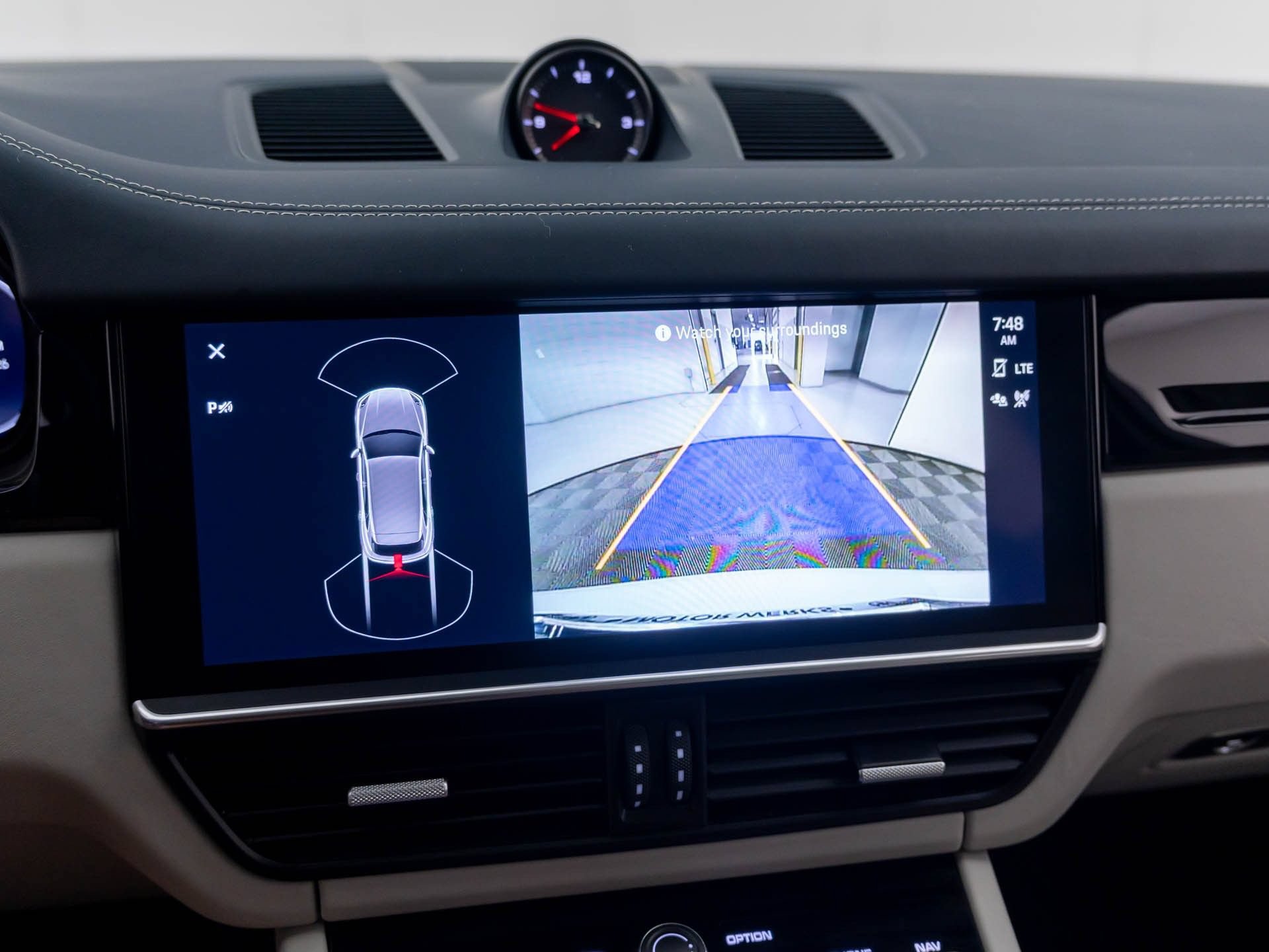Certified 2022 Porsche Cayenne AWD/4WD image 23